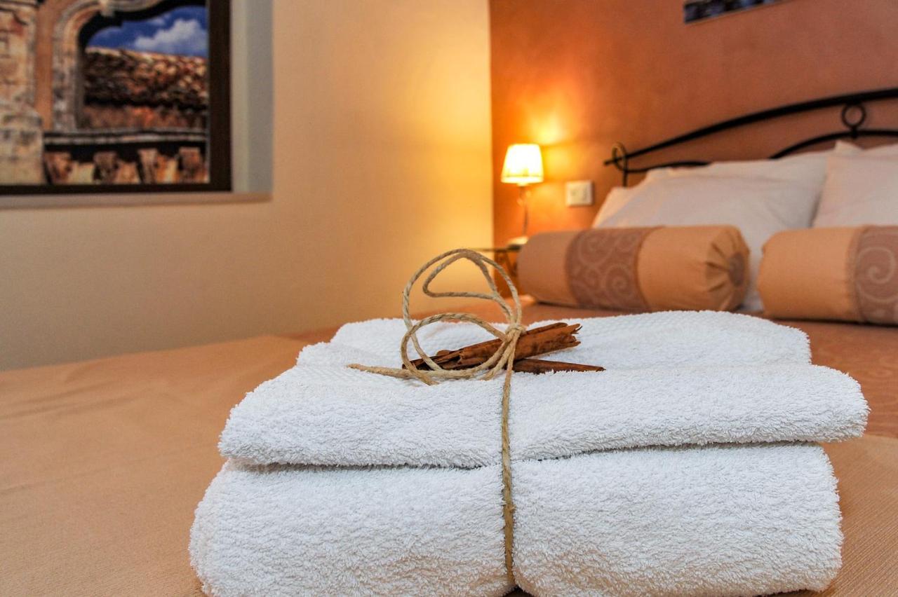 Bed and Breakfast Casa Lele Noto Exterior foto