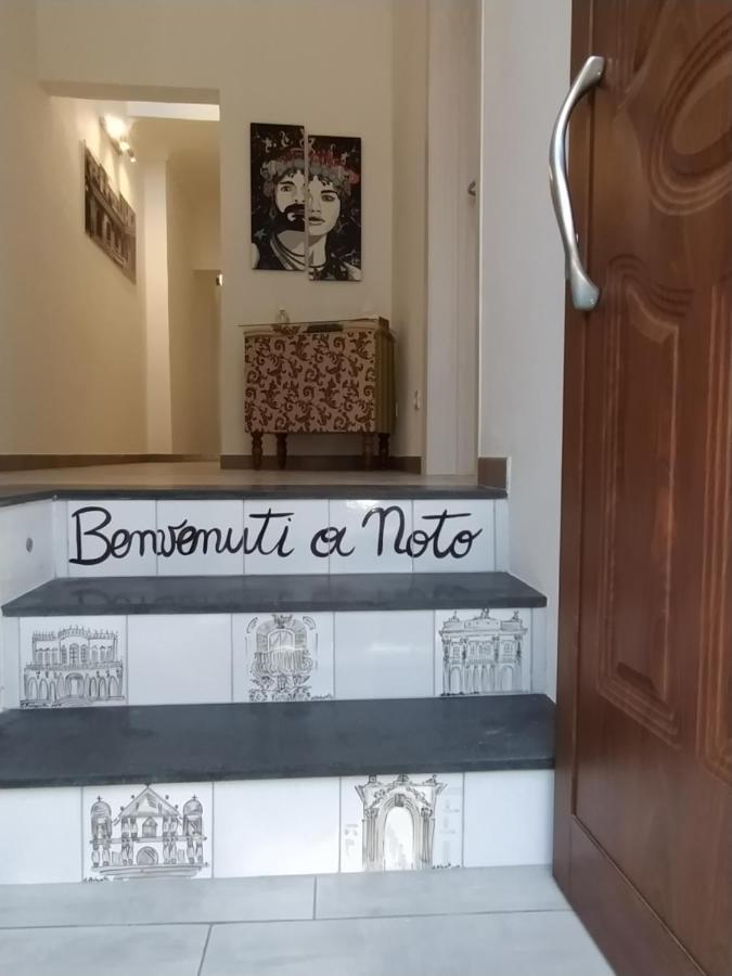 Bed and Breakfast Casa Lele Noto Exterior foto